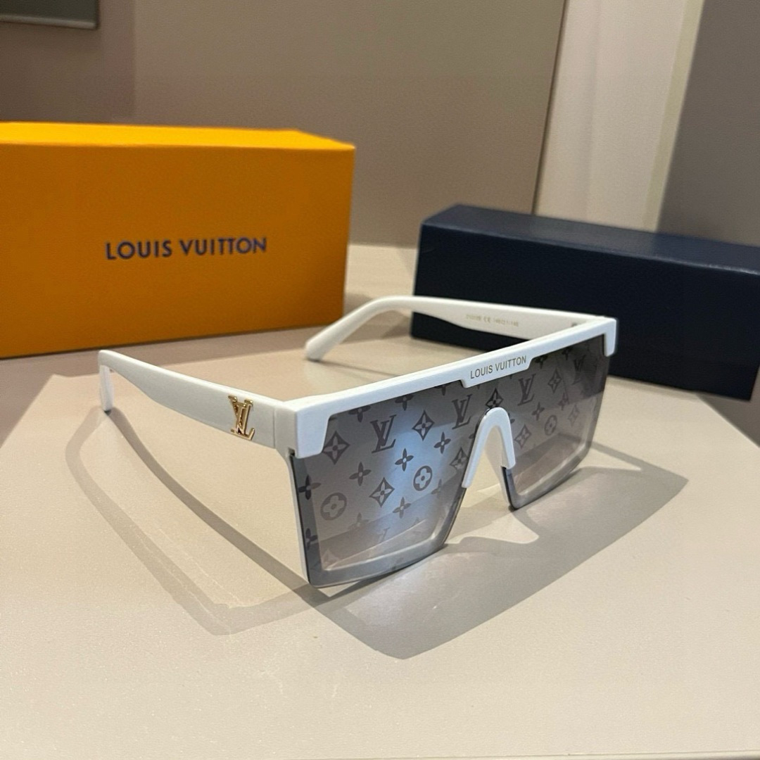 NO:766392,LV Louis Vuitton's new visor sunglasses, cool style, may not necessarily attract men, but they will definitely attract ladies. Glasses, sunglasses, sunglasses, glasses, louis vuitton, louis vuitton19860909LV路易威登新款遮阳墨镜,炫酷的款式,不一定吸引男士,但一定吸引小姐姐眼镜墨镜太阳镜,眼镜,louis vuitton,louis vuitton,glasses
