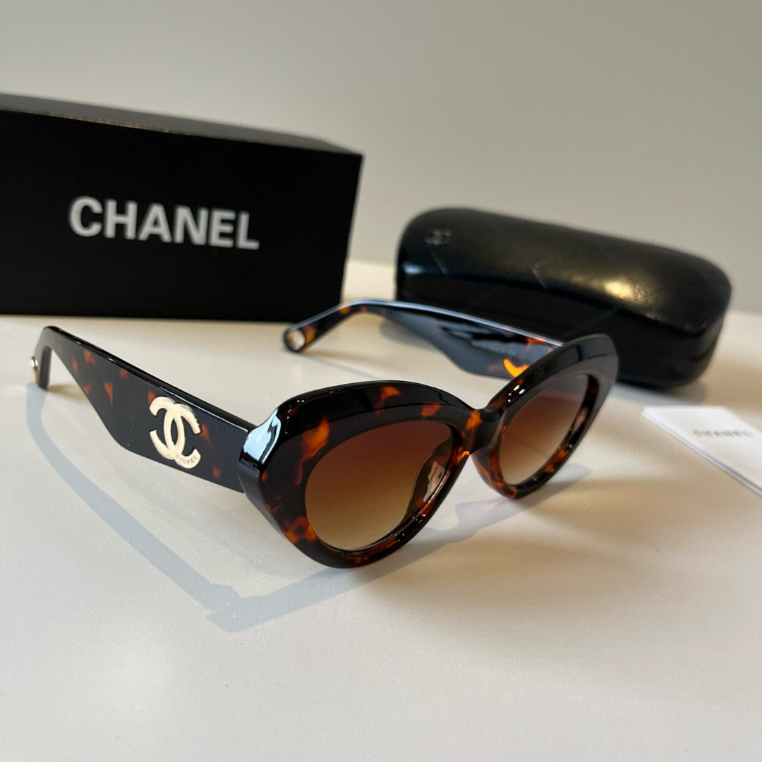 NO:579793,Chanel Chanel socialite style sunglasses, the most popular sunglasses, essential sunshade glasses for driving, sunglasses, glasses, chanel, chanel19860909Chanel香奈儿名媛风太阳墨镜,被问爆的太阳镜 遮阳开车必备眼镜墨镜太阳镜,眼镜,chanel,chanel,glasses