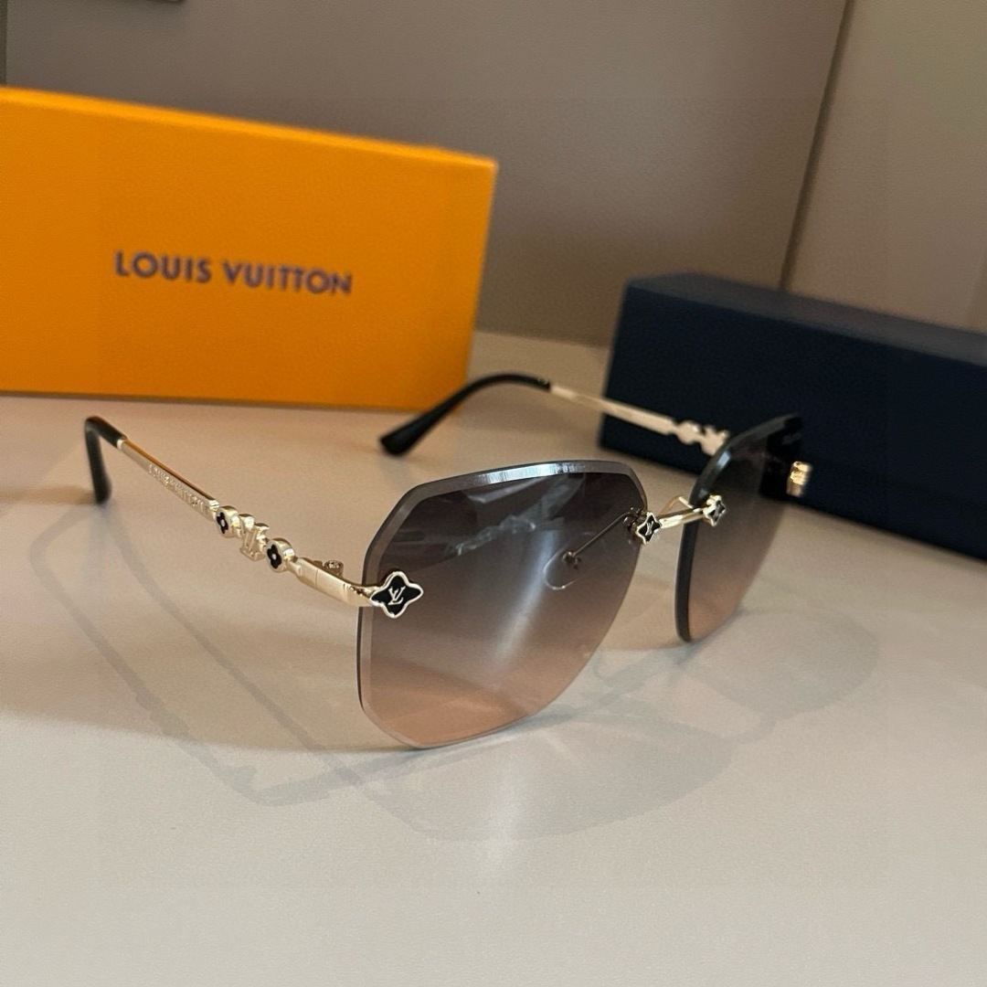 NO:579834,Batch LV Louis Vuitton sunglasses, sun visors, women's sunglasses European and American fashion brands, glasses, sunglasses, sunglasses, glasses, louis vuitton, louis vuitton19860909批 LV路易威登太阳镜,遮阳镜,女款墨镜欧美时尚大牌范,眼镜墨镜太阳镜,眼镜,louis vuitton,louis vuitton,glasses