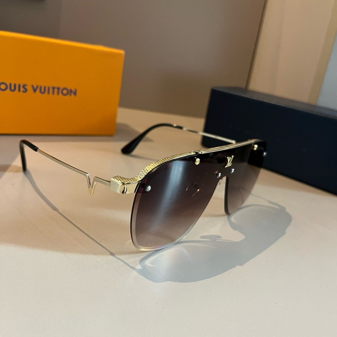 NO:574157,LV Louis Vuitton, the lens logo does not affect the vision at all. It is very heavy-duty!  There are so many details that are inhumane, creating a sharp front frame shape, which brings an unparalleled sense of fashion to the wearer. The iconic triangular shading, staggered depth and light, has a three-dimensional effect, which is highly brand-recognizable and has a full sense of design. The simple and beautiful temple ends are all metal ends, without a trace of excess. Glasses, sunglasses, sunglasses, glasses, louis vuitton, louis vuitton19860909LV路易威登,镜片logo一点都不会影响视线 非常重工！细节多到壕无人性 打造出锋芒毕露的前框造型 为佩戴着带来无可比拟的时尚感. 志性的三角底纹,深浅交错,极具立体感 极具品牌辨识度,设计感十足. 简洁漂亮的镜腿末端全金属收尾, 没有一丝的多余 眼镜墨镜太阳镜,眼镜,louis vuitton,louis vuitton,glasses
