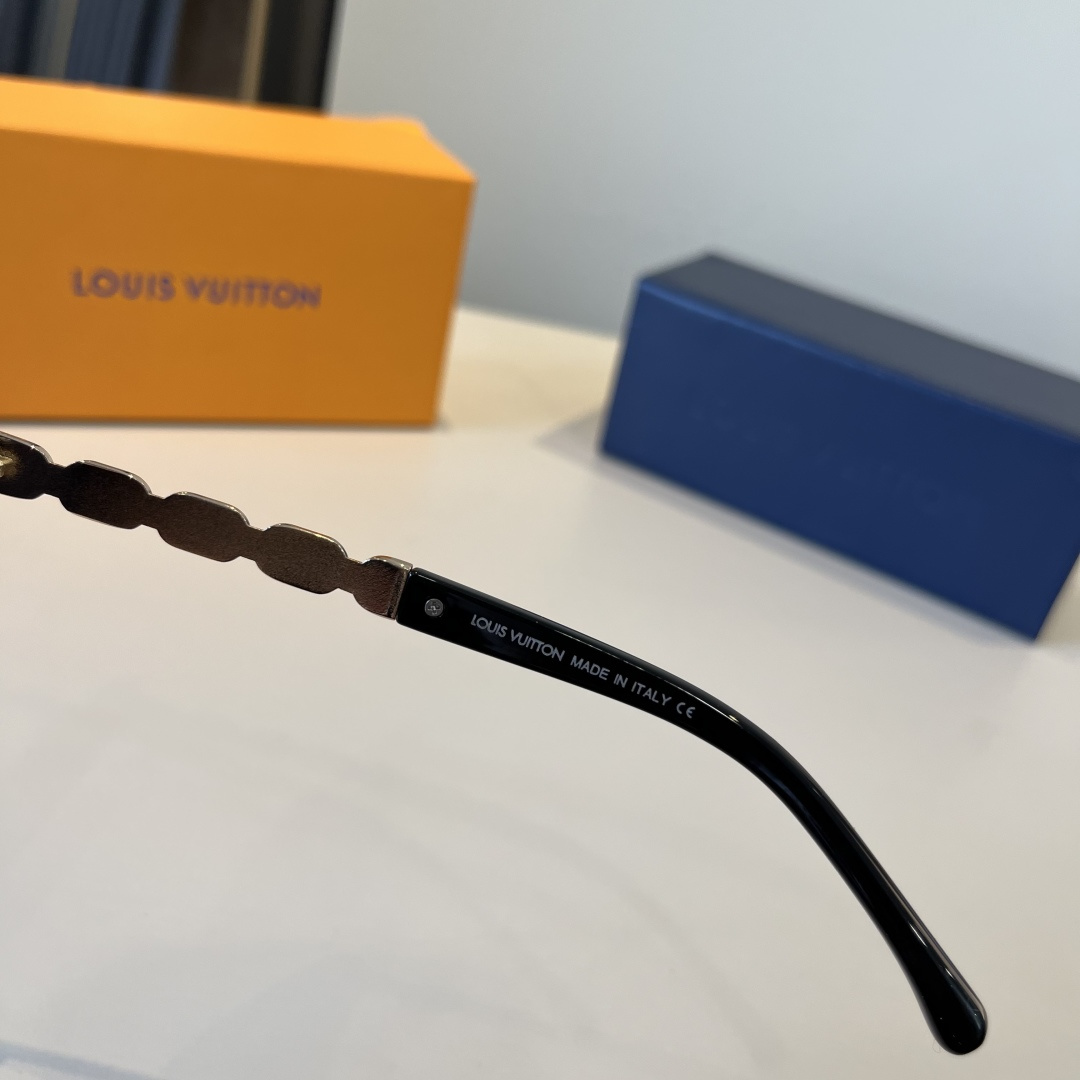 LV glasses LVLouis Vuitton ， ， — photo 4