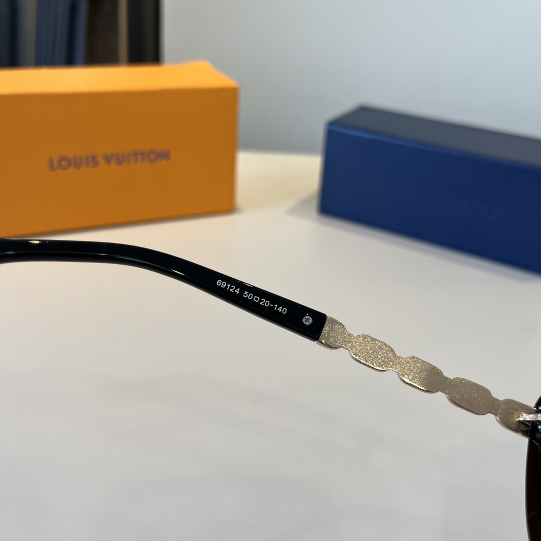 LV glasses LVLouis Vuitton ， ， — photo 5