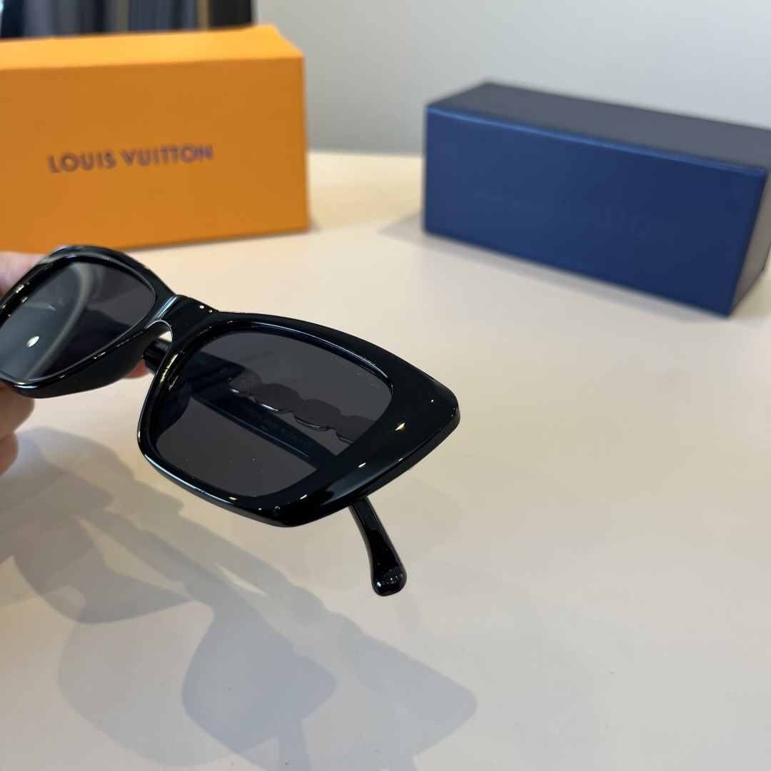 LV glasses LVLouis Vuitton ， ， — photo 8
