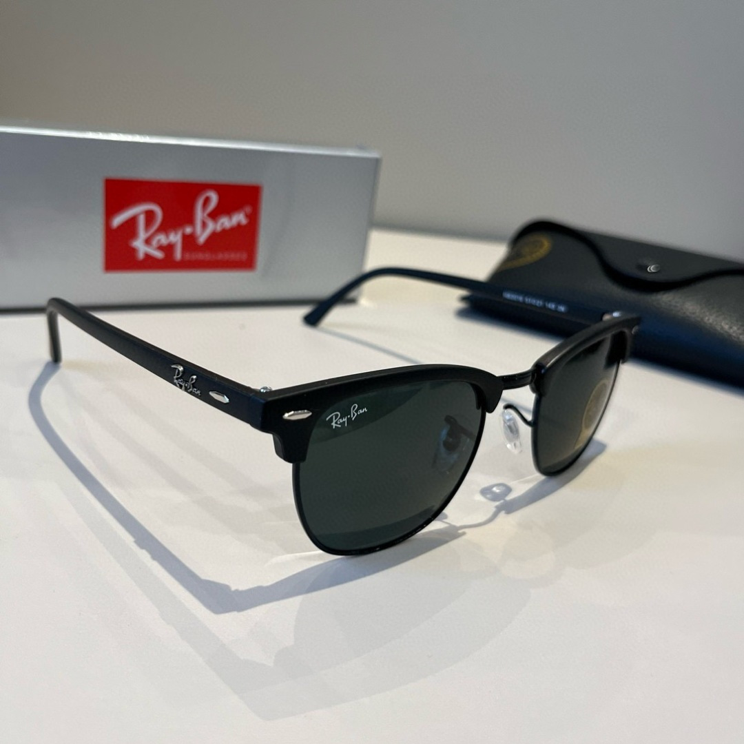 NO:925513,RB3016 RayBan classic flight goggle series. As one of the symbols of the U.S. Air Force, it is highly sought after by major stars and has always led the world's trend. It has a style that never falls out of style and endless inspiration. It has always been innovating and has never been surpassed.  This style of sunglasses not only has high performance and comfort, but the highly recognizable teardrop-shaped lenses fully demonstrate the tough, handsome and dashing cool style. The high-definition lenses have high impact and wear resistance, making it difficult not to love them. Glasses, sunglasses, sunglasses, glasses19860909RB3016 雷朋(RayBan)经典飞行镜系列 作为美国空军的标志之一,深受各大明星追捧始终引领世界潮流风向标,永不落时的风格、永无止境的灵感,一直在创新,从未被超越. 此款太阳镜不仅具有高性能和舒适度,高辨识度的泪滴状镜片更充分展现硬朗帅气,英姿飒爽的酷感型格.高清晰度镜片具有很高的冲击性和耐磨性,让人很难不爱 眼镜墨镜太阳镜,眼镜,glasses
