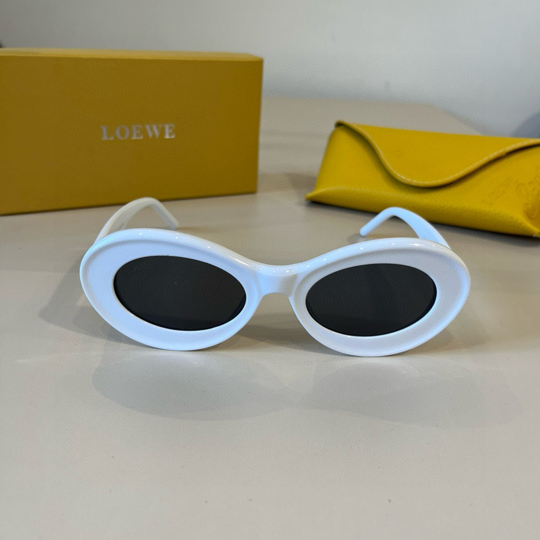 Loewe glasses ¥ — photo 2