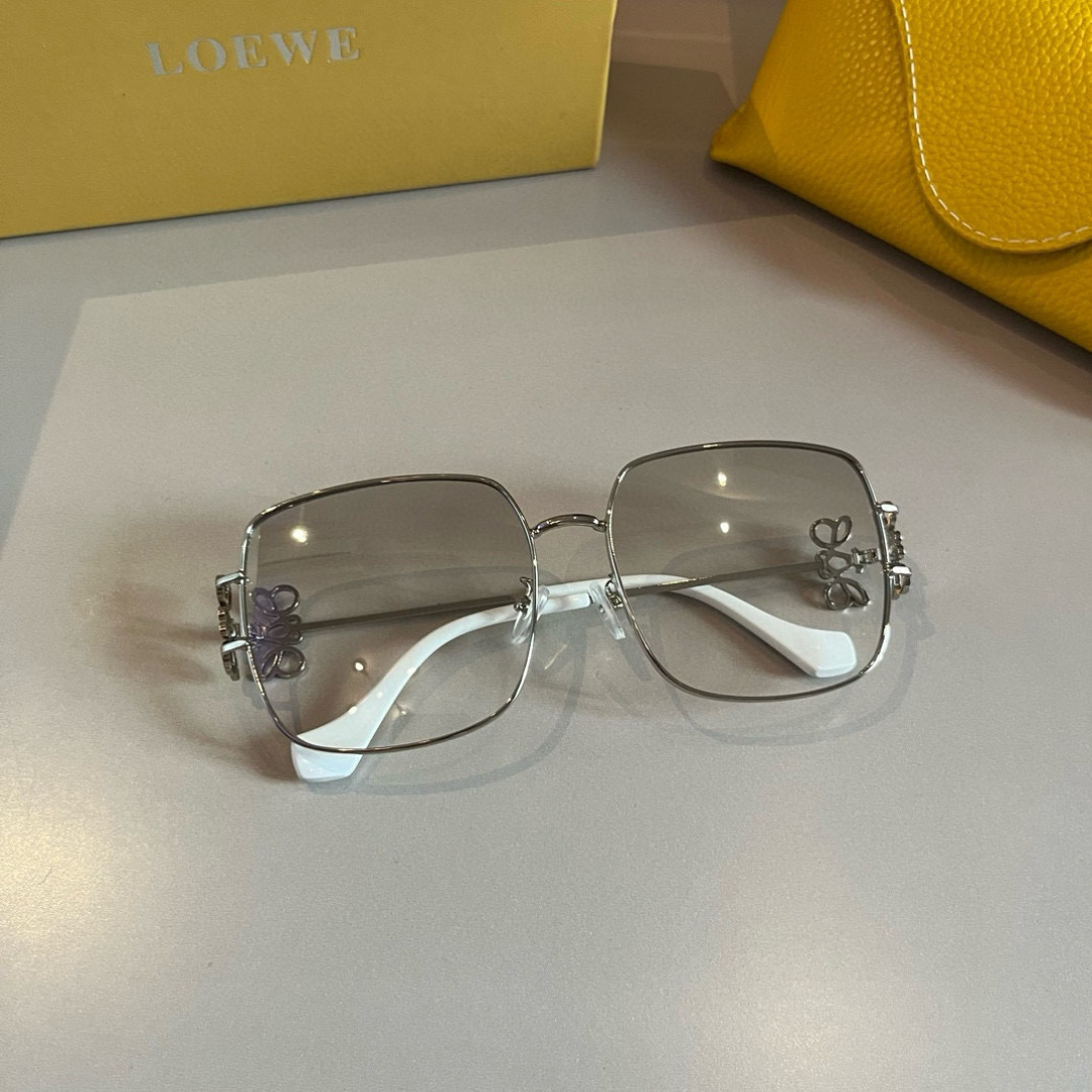 Loewe glasses ¥ — photo 4