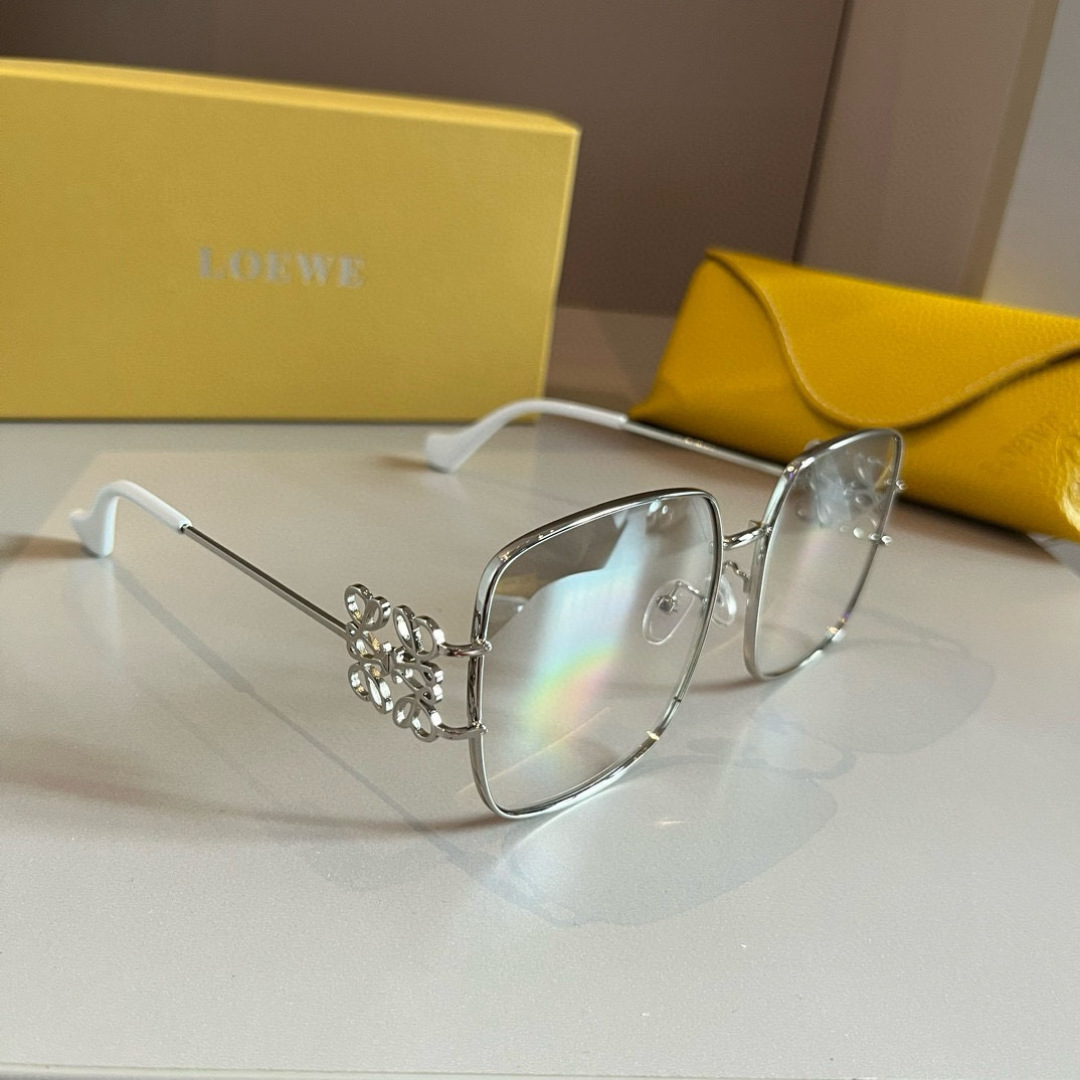 Loewe glasses ¥