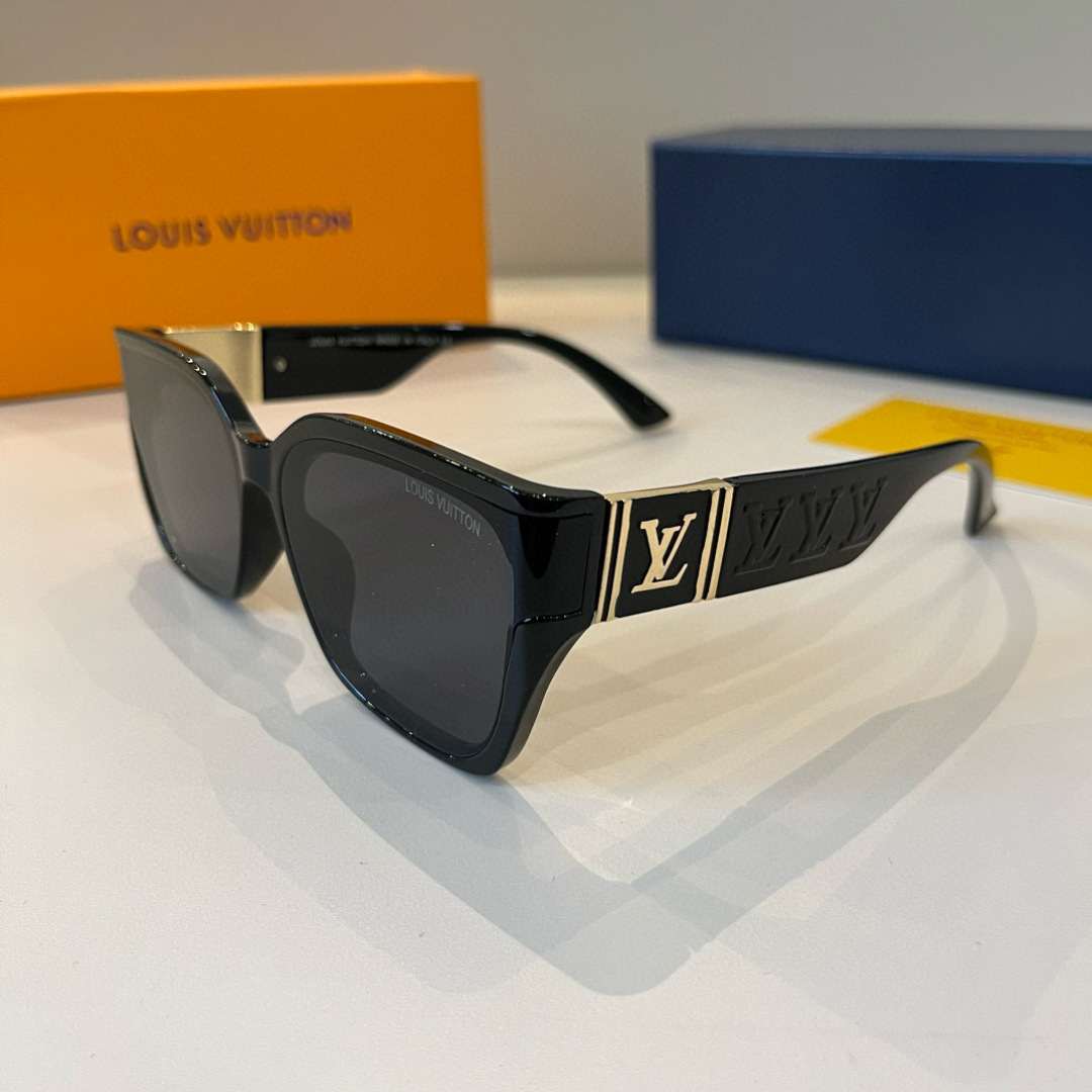 Солнцезащитные очки Louis Vuitton черные