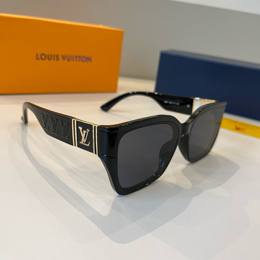 Солнцезащитные очки Louis Vuitton черные