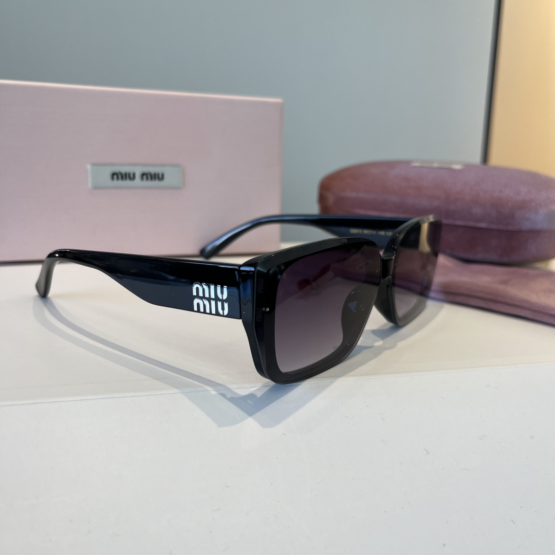 Miumiu glasses ¥