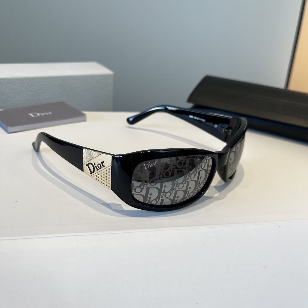 NO:862751,Dior Dior sunglasses for men and women, full of three-dimensional effect. High-definition lenses. Novel. Very good texture. Versatile. Simple. Glasses, sunglasses, sunglasses, glasses, dior, dior19860909Dior迪奥 男女款太阳墨镜,立体感十足. 高清镜片.新颖.质感超好 百搭.简洁.眼镜墨镜太阳镜,眼镜,dior,dior,glasses