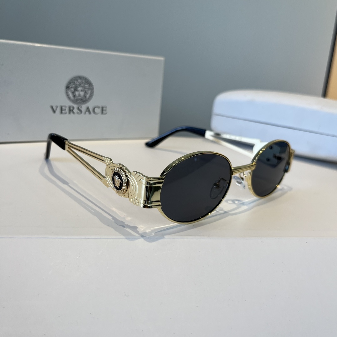 NO:862871,Versace's new first-release sunglasses, the same style for men and women, unparalleled comfort, fashionable and trendy, classic metal single bridge pilot toad-shaped fashion sunglasses, glasses, sunglasses, sunglasses, glasses, versace19860909范思哲新款首发太阳镜 男女同款佩戴无敌舒适 时尚潮流款 经典款金属单梁飞行员蛤蟆形时尚太阳镜眼镜墨镜太阳镜,眼镜,versace,glasses