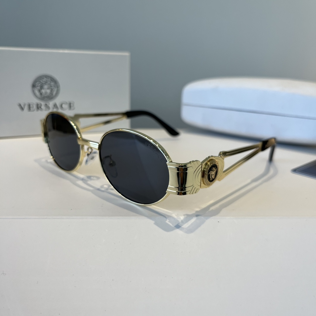Солнцезащитные очки Versace классические золотистые