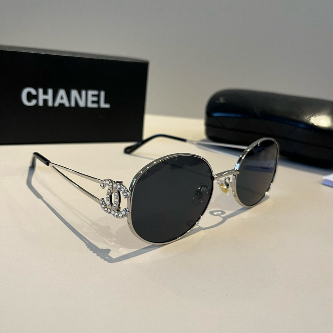 NO:765094,Chanel Chanel 2025 new sunglasses, men's and women's sun visors, metal temples, a must-have for driving and traveling!  glasses, sunglasses, sunglasses, glasses, chanel, chanel19860909Chanel香奈儿2025新款太阳墨镜,男女款遮阳镜,金属镜腿,开车出游必备！眼镜墨镜太阳镜,眼镜,chanel,chanel,glasses