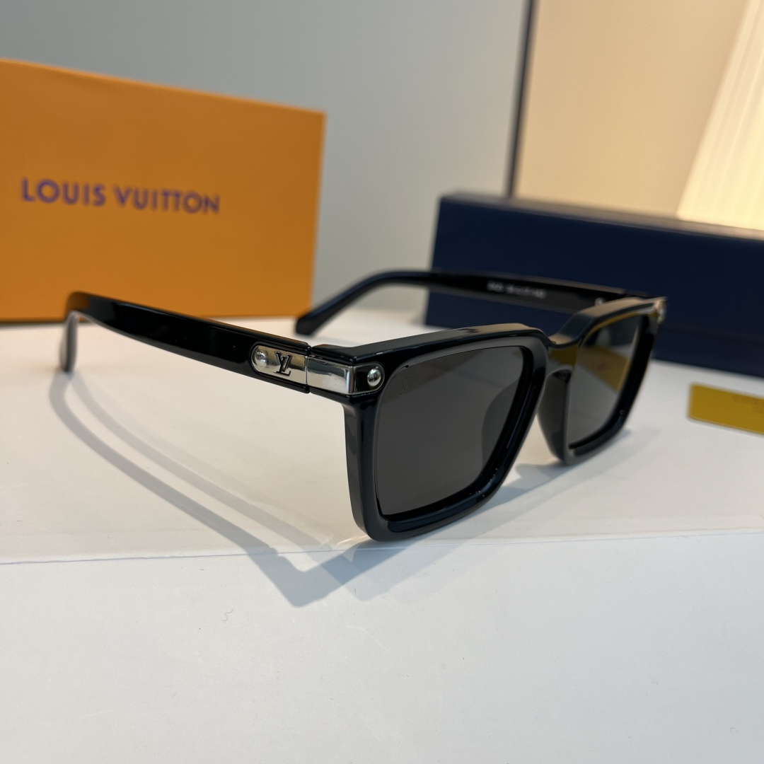 NO:766546,Lv Louis Vuitton sunglasses summer is here, sunglasses are a must-have for every day when going out. The Asian version design increases the integrated nose pads and is not easy to slide down the glasses, sunglasses, sunglasses, glasses, louis vuitton, louis vuitton19860909Lv路易威登太阳墨镜夏天来了,太阳镜每日出门必备 亚洲版设计增高一体鼻托 不容易下滑眼镜墨镜太阳镜,眼镜,louis vuitton,louis vuitton,glasses