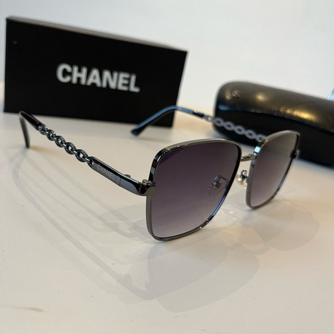 Солнцезащитные очки Chanel