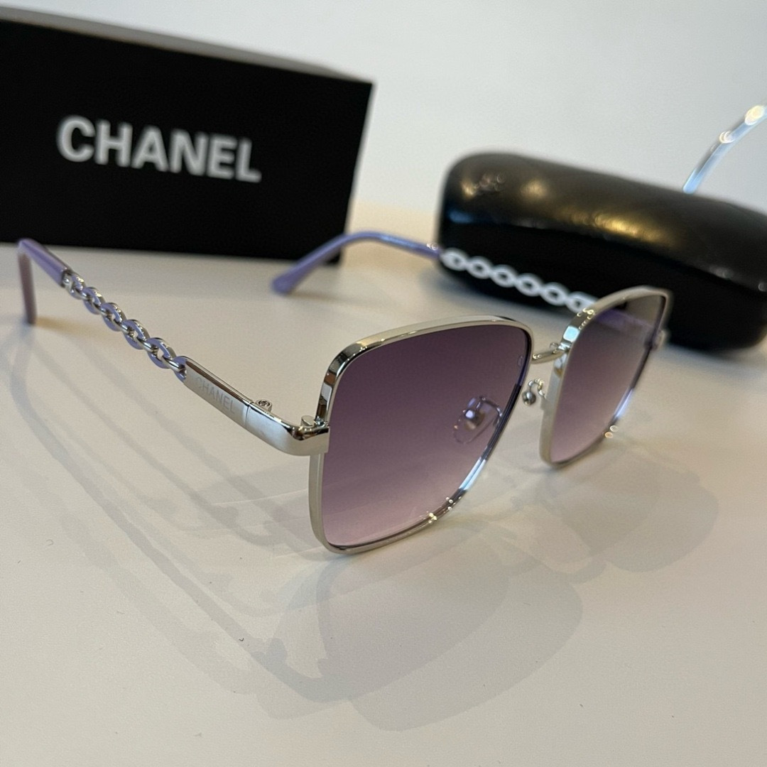Солнцезащитные очки Chanel