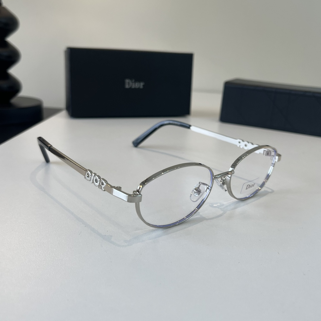 NO:824477,Dior Dior sunglasses, sunglasses that you want to weld on your face. Don’t be afraid of being late for hard goods ~ Open the mold to create every detail. The official website has no color difference, contrast glasses, sunglasses, sunglasses, glasses, dior, dior19860909Dior迪奥太阳镜、想焊在脸上的墨镜 硬货不怕迟到～开模打造 任何细节完美复刻,官网无色差对比眼镜墨镜太阳镜,眼镜,dior,dior,glasses