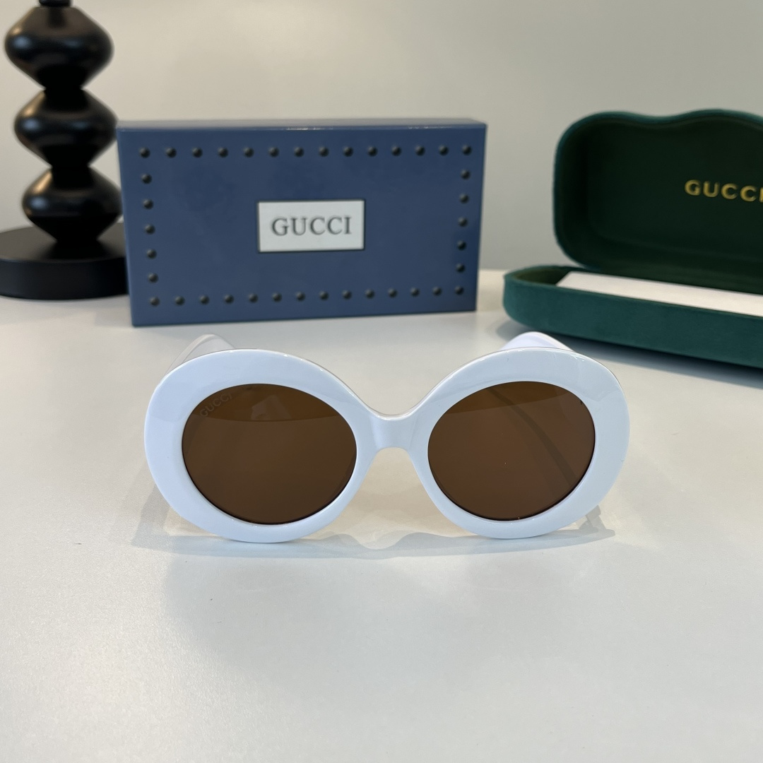 Солнцезащитные очки Gucci женские белые