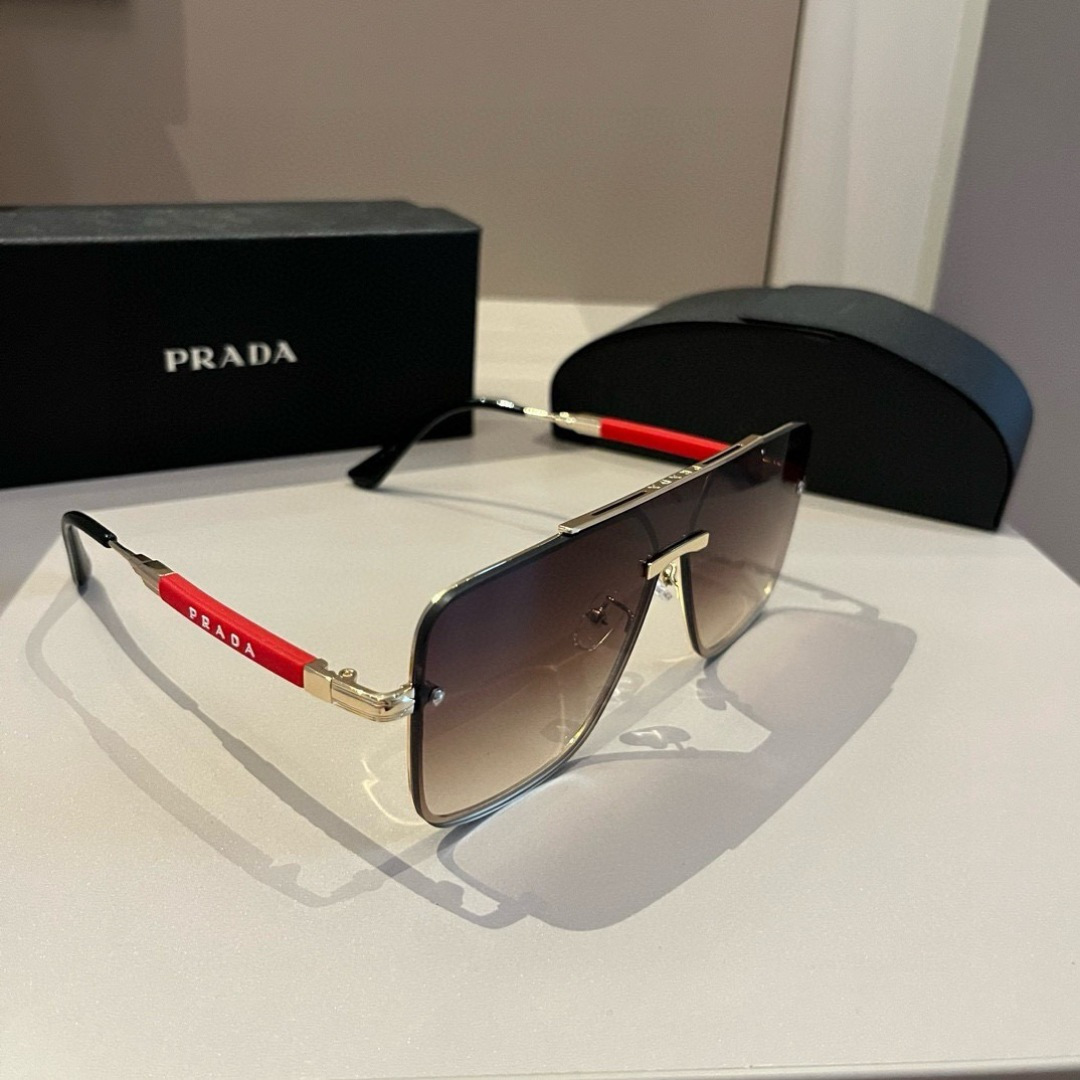 Солнцезащитные очки Prada