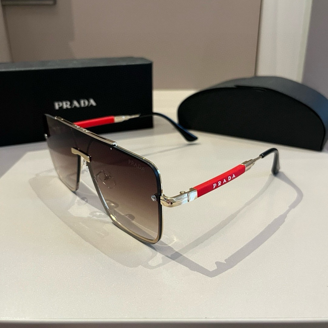 Солнцезащитные очки Prada