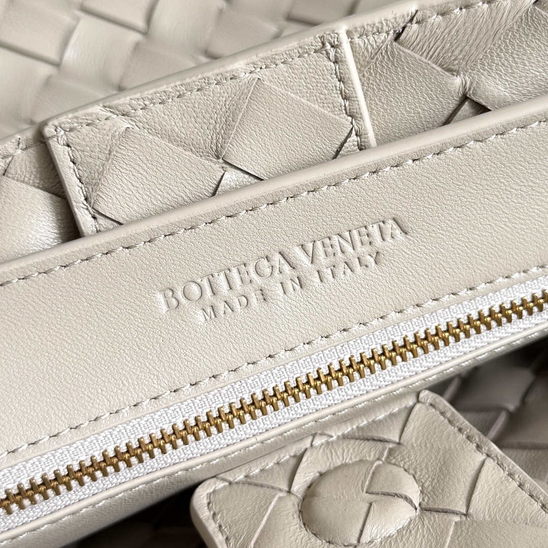 Bottega Veneta Andiamo Woven Handbag, Neutral Leather, Elegant and Spacious 7 cmp i1744445180118 8782 0 5