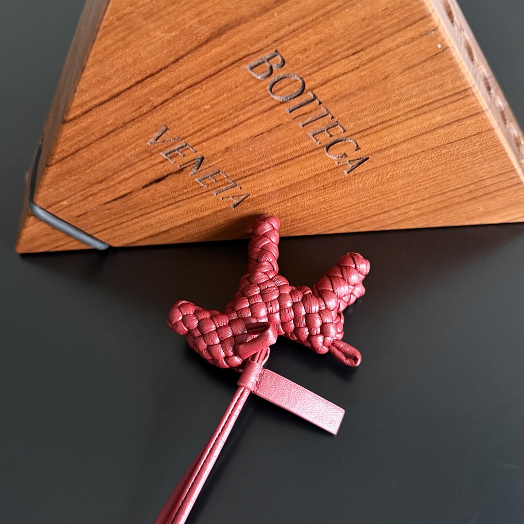 Bottega Veneta Leather Woven Dog Charm Cute Bag and Key Accessory 8 cmp i1745151729611 2738 0 7