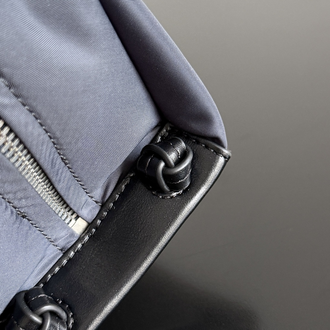 Bottega Veneta Nylon Travel Pouch, Large Capacity Cosmetic Organizer, 20 cm 3 cmp i1745907347652 6644 0 1