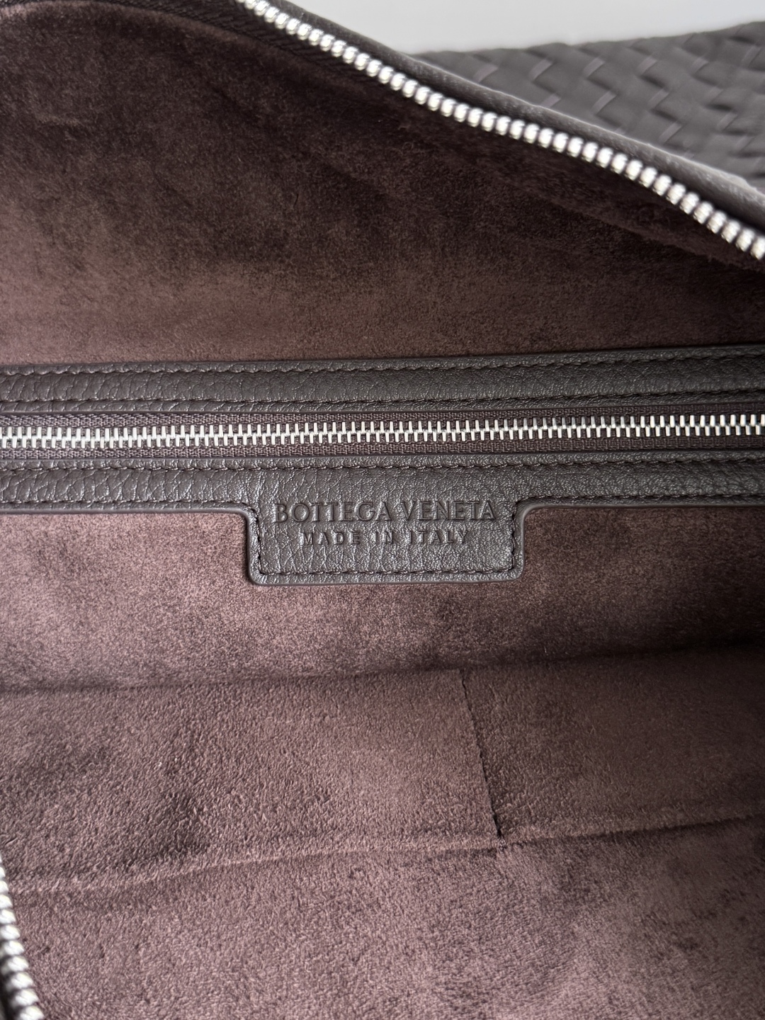 Bottega Veneta Traveler Large Leather Tote Bag, Travel, Work, and Everyday Use 8 cmp i1748624063093 1342 0 6