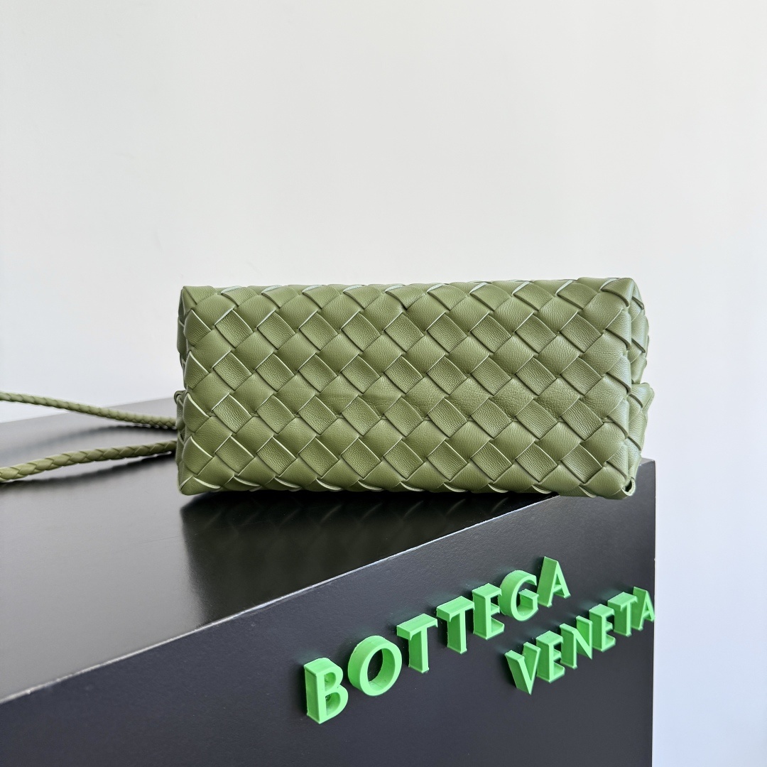 BV的新款Andiamo出货啦‼️真的实火Bottega Veneta 本季推出的新款Andiamo编