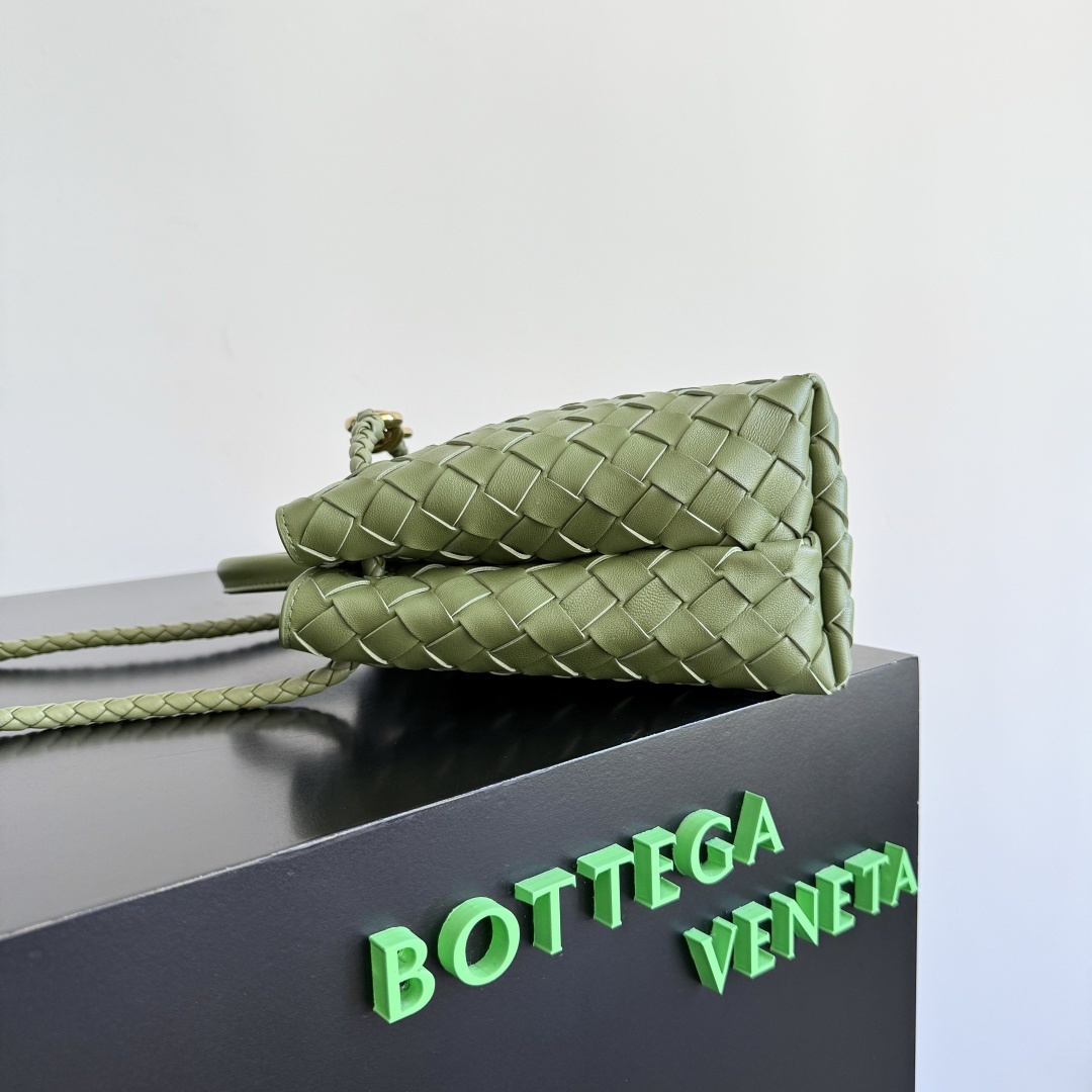 BV的新款Andiamo出货啦‼️真的实火Bottega Veneta 本季推出的新款Andiamo编