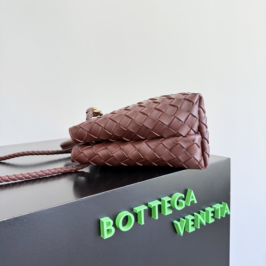 BV的新款Andiamo出货啦‼️真的实火Bottega Veneta 本季推出的新款Andiamo编