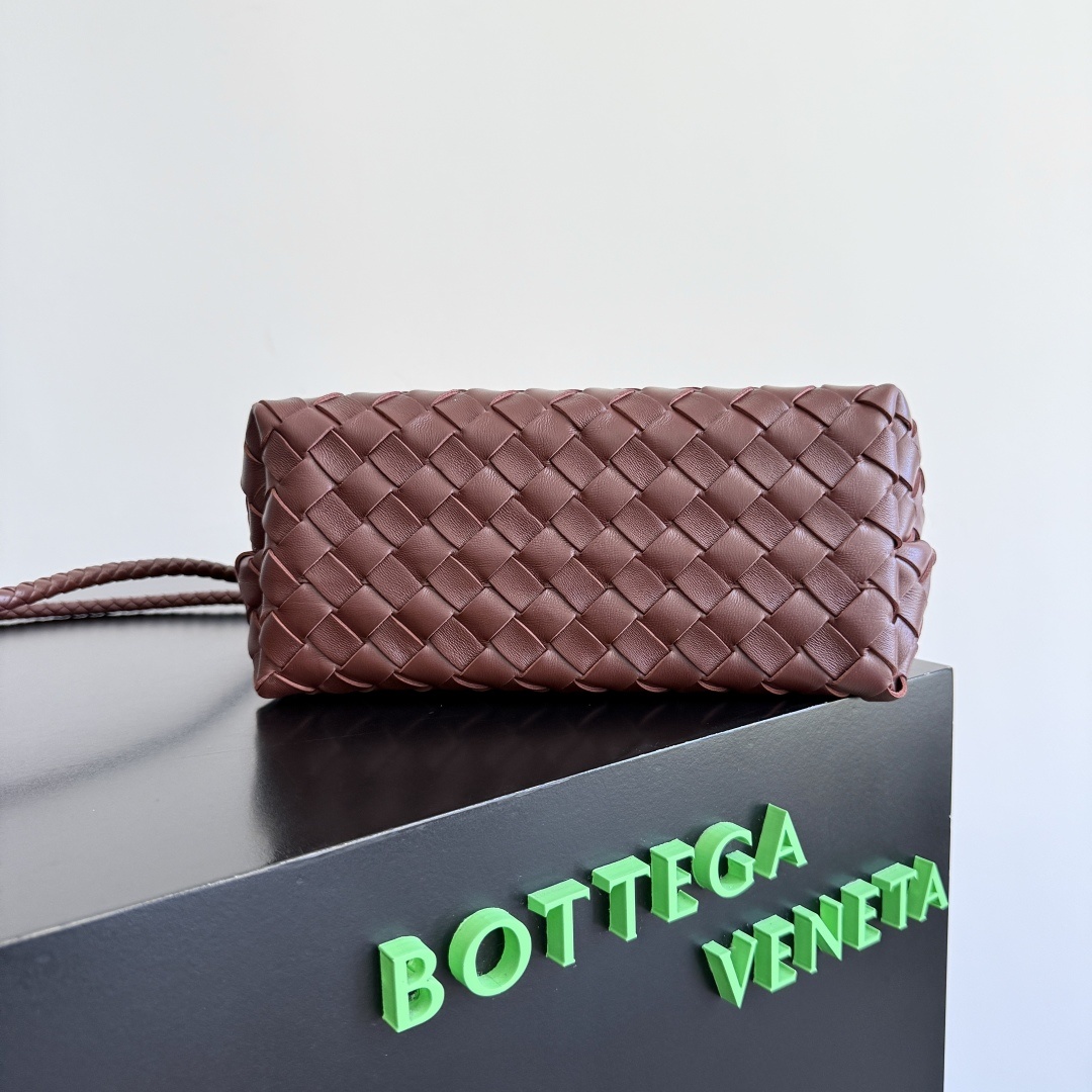 BV的新款Andiamo出货啦‼️真的实火Bottega Veneta 本季推出的新款Andiamo编