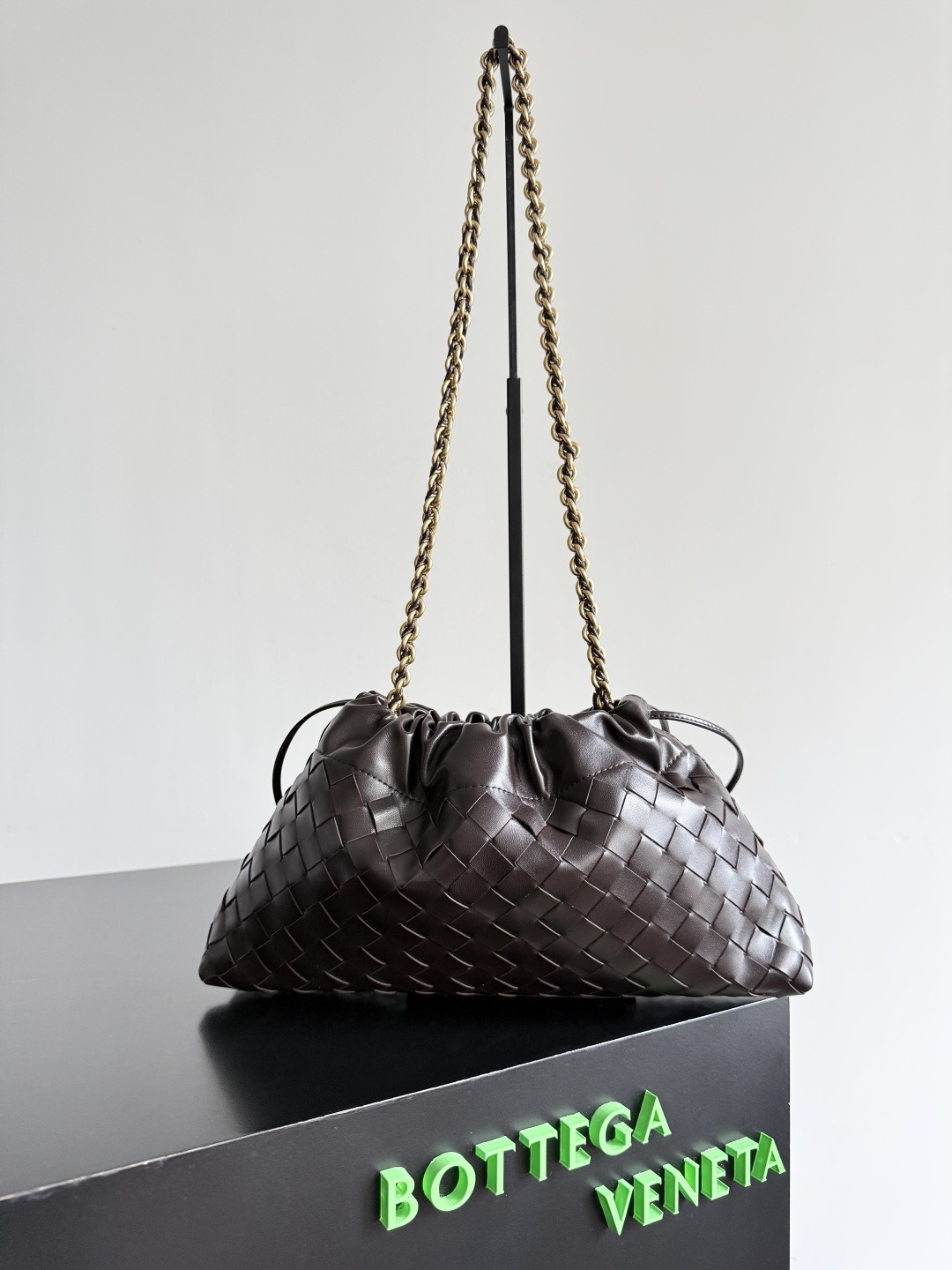 BOTTEGA VENETA 2025新品女士Dustbag Notte手拿包 一经上市就很受欢迎的D