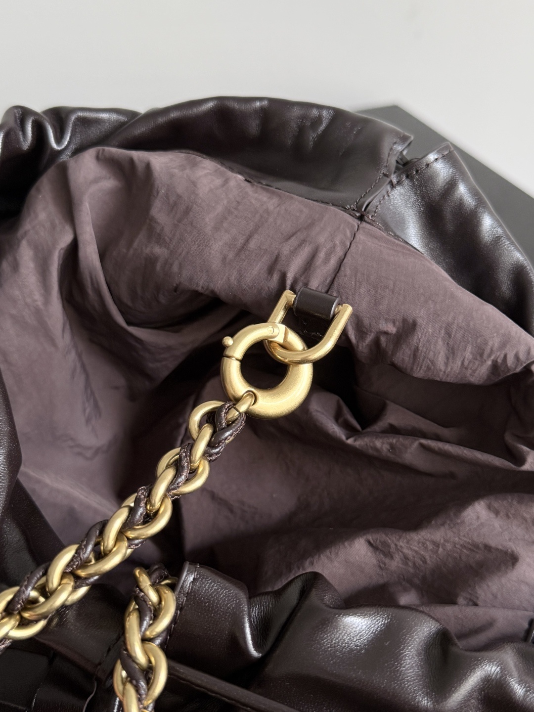 BOTTEGA VENETA 2025新品女士Dustbag Notte手拿包 一经上市就很受欢迎的D