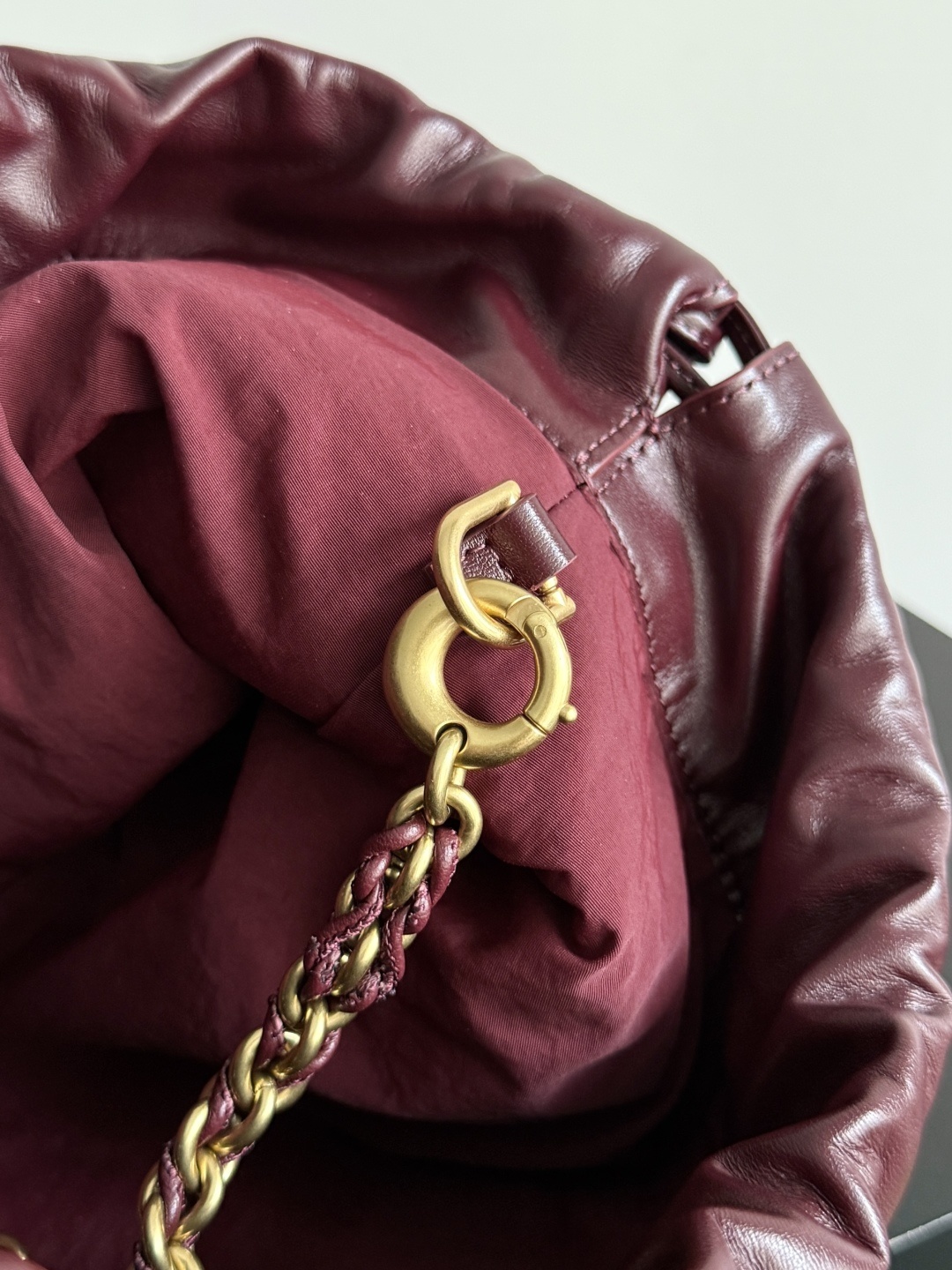 BOTTEGA VENETA 2025新品女士Dustbag Notte手拿包 一经上市就很受欢迎的D