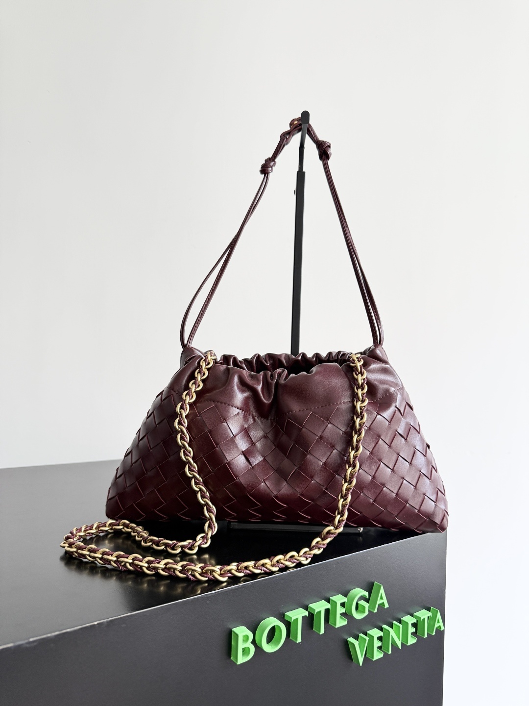 BOTTEGA VENETA 2025新品女士Dustbag Notte手拿包 一经上市就很受欢迎的D