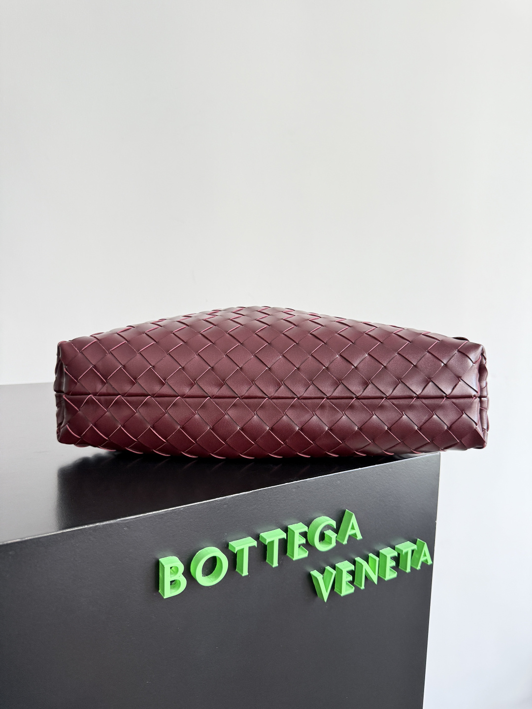 BOTTEGA VENETA 2025新品女士Dustbag Notte手拿包 一经上市就很受欢迎的D