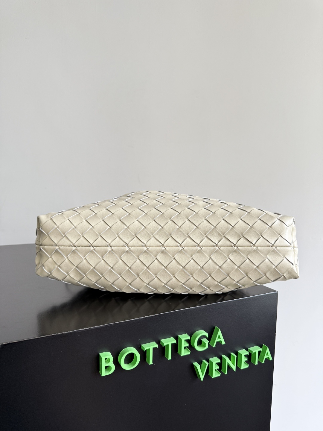 BOTTEGA VENETA 2025新品女士Dustbag Notte手拿包 一经上市就很受欢迎的D