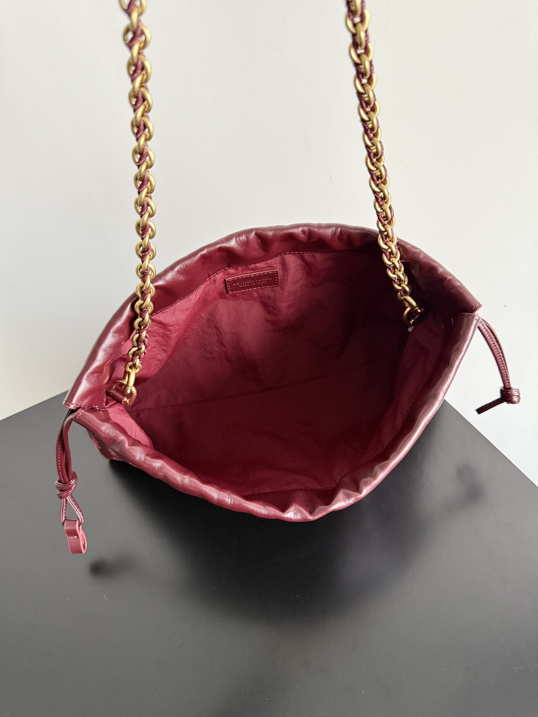 BOTTEGA VENETA 2025新品女士Dustbag Notte手拿包 一经上市就很受欢迎的D