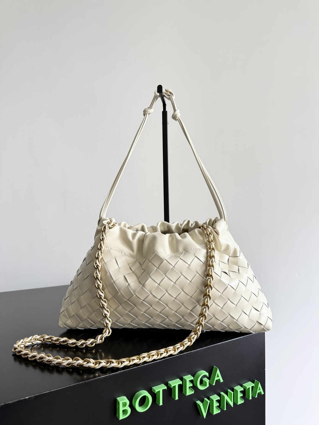 BOTTEGA VENETA 2025新品女士Dustbag Notte手拿包 一经上市就很受欢迎的D