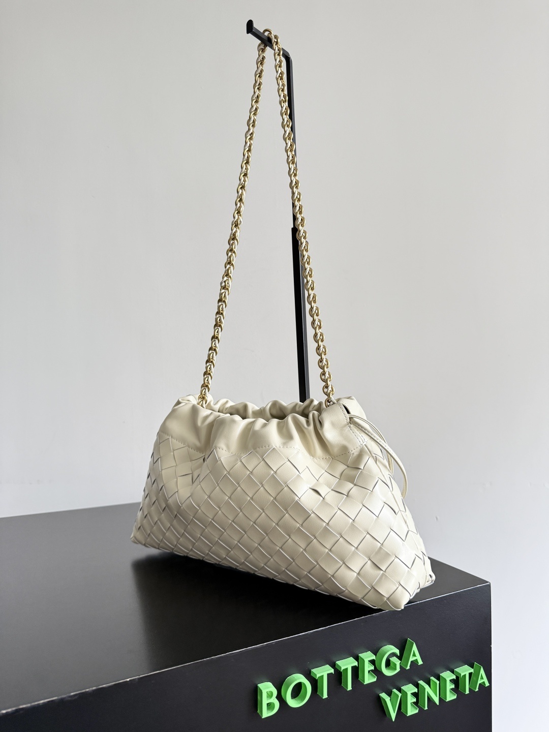 BOTTEGA VENETA 2025新品女士Dustbag Notte手拿包 一经上市就很受欢迎的D
