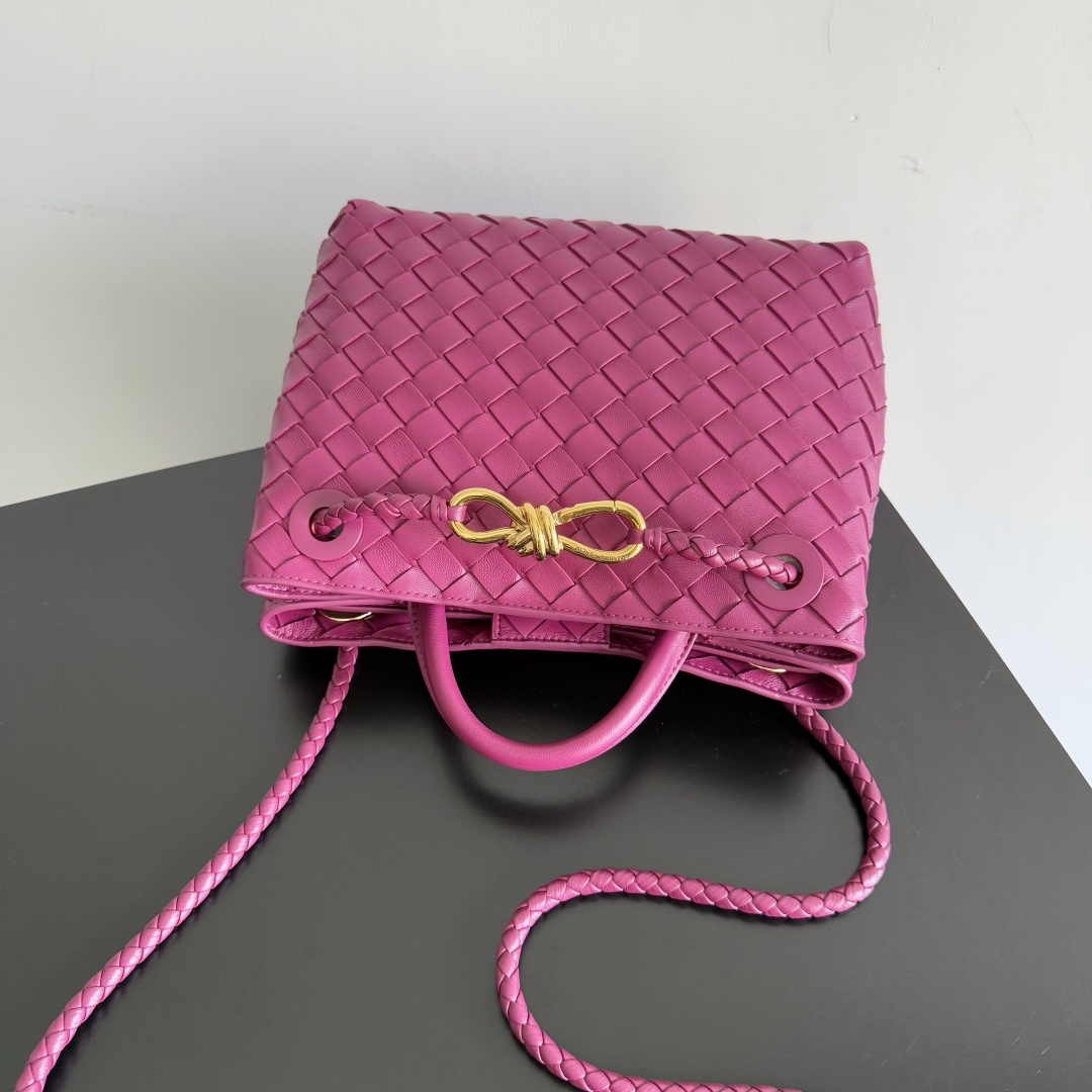 BV的新款Andiamo出货啦‼️真的实火Bottega Veneta 本季推出的新款Andiamo编