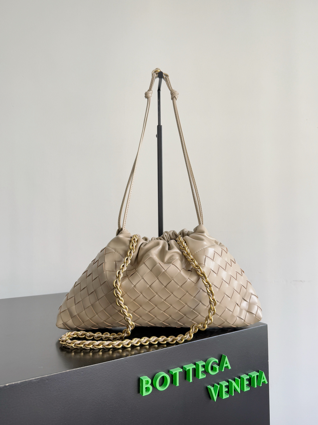 BOTTEGA VENETA 2025新品女士Dustbag Notte手拿包 一经上市就很受欢迎的D