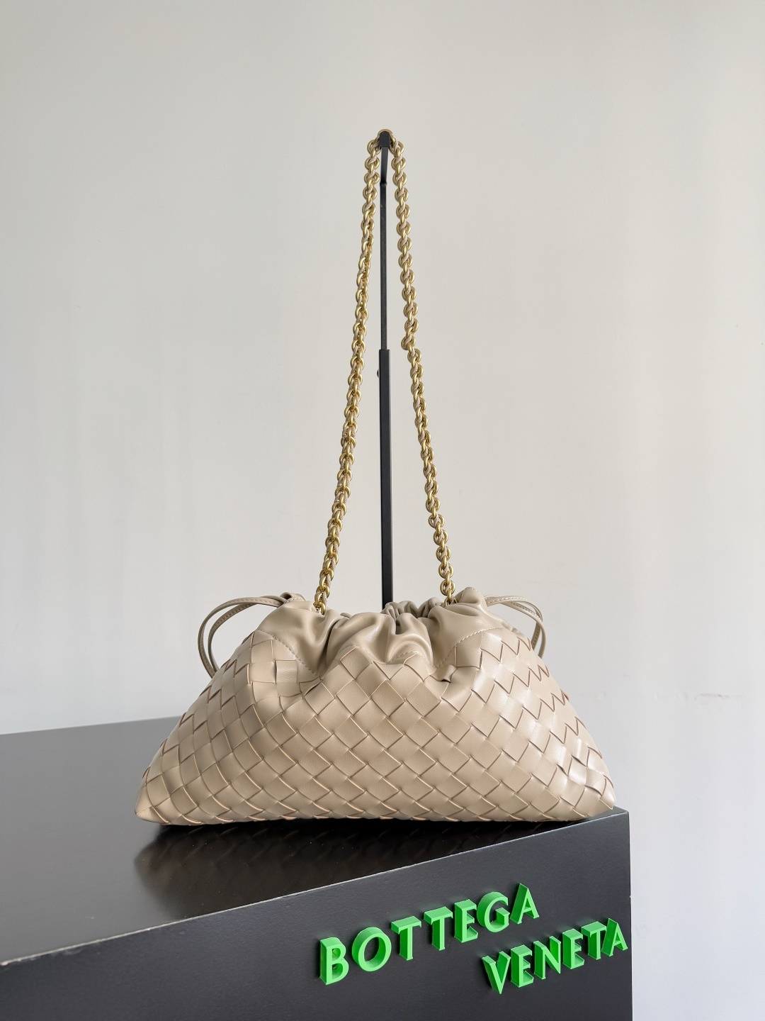 BOTTEGA VENETA 2025新品女士Dustbag Notte手拿包 一经上市就很受欢迎的D