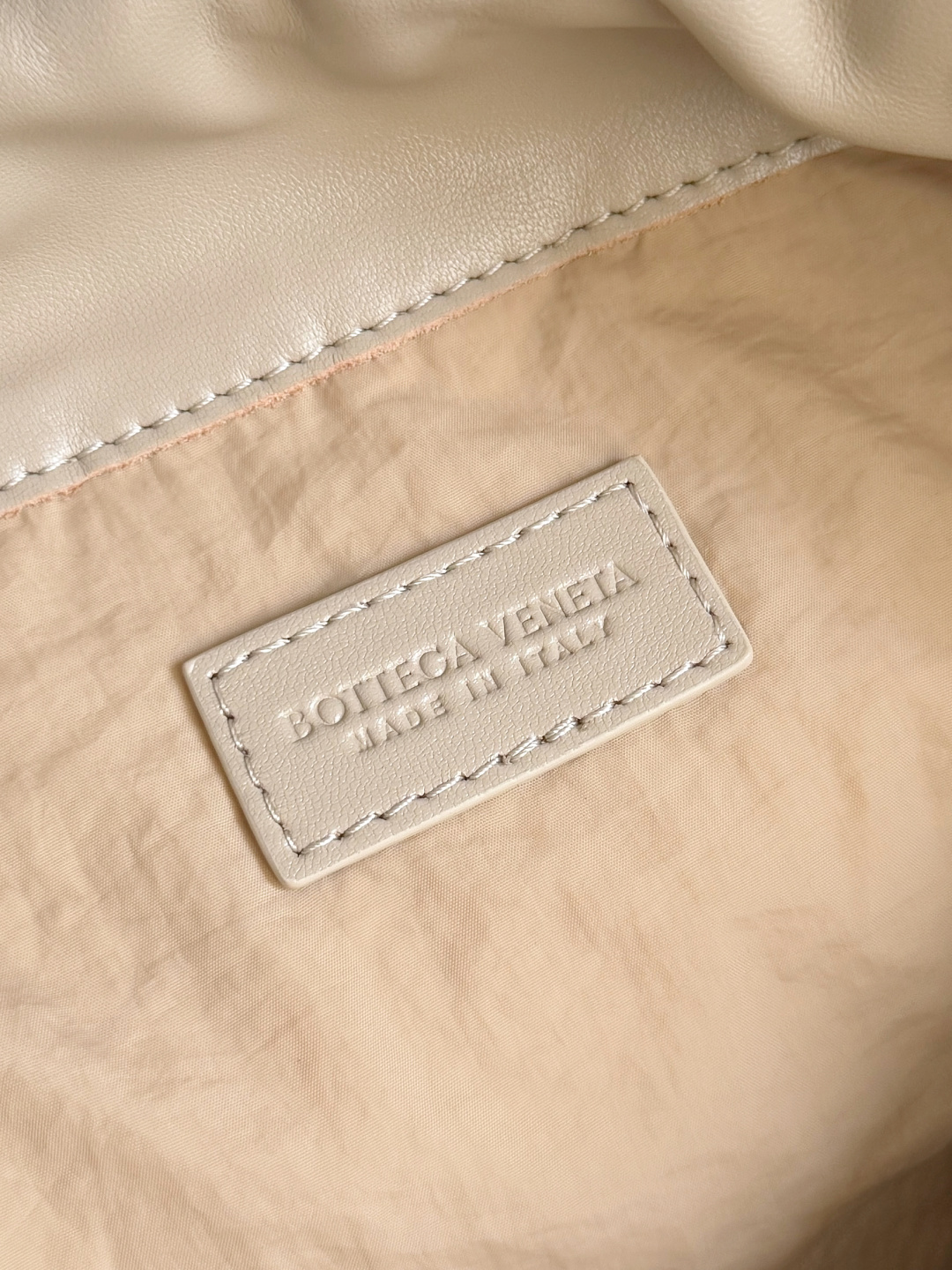 BOTTEGA VENETA 2025新品女士Dustbag Notte手拿包 一经上市就很受欢迎的D