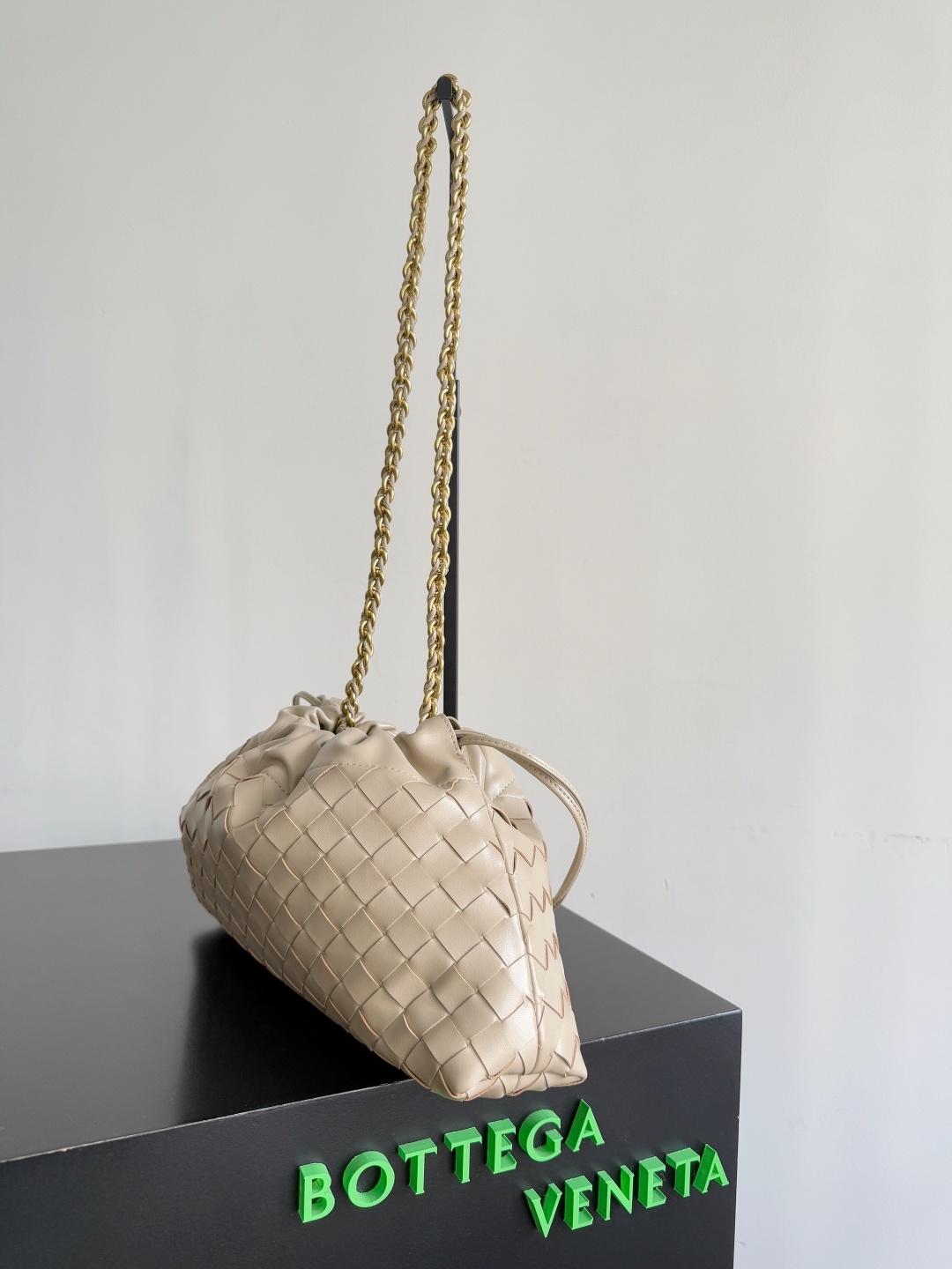 BOTTEGA VENETA 2025新品女士Dustbag Notte手拿包 一经上市就很受欢迎的D