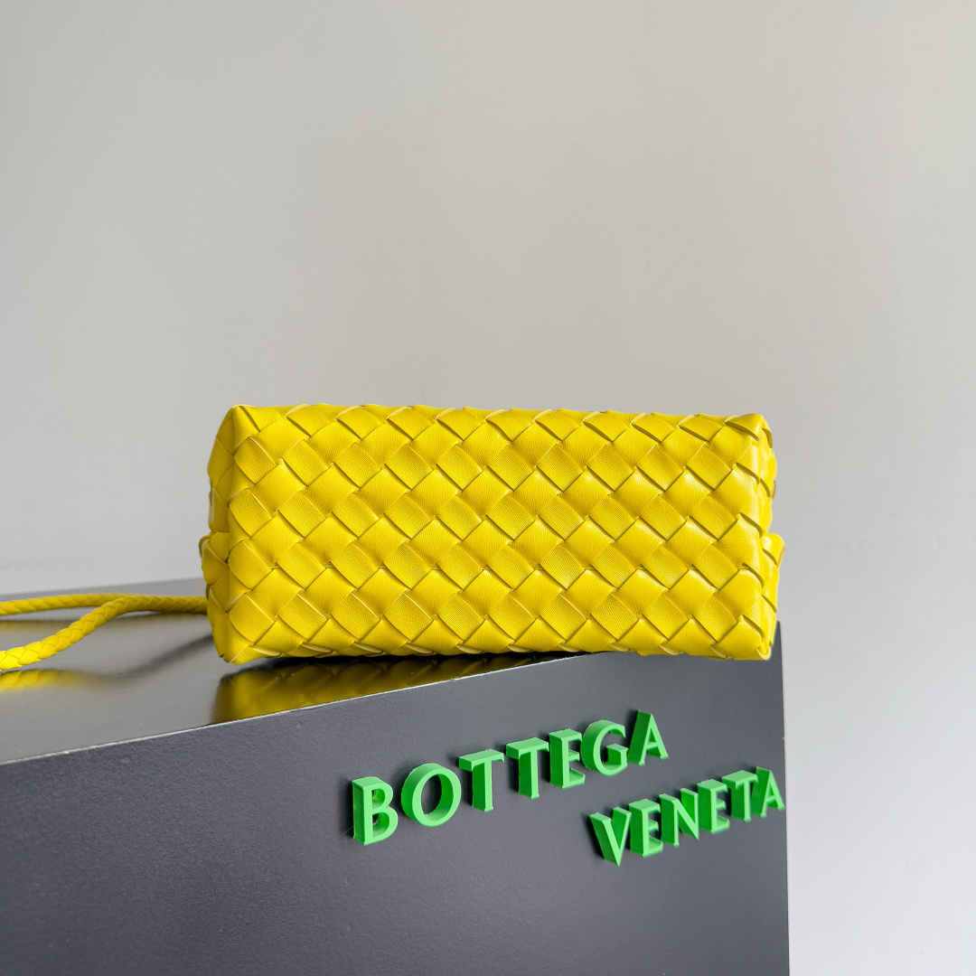 BV的新款Andiamo出货啦‼️真的实火Bottega Veneta 本季推出的新款Andiamo编