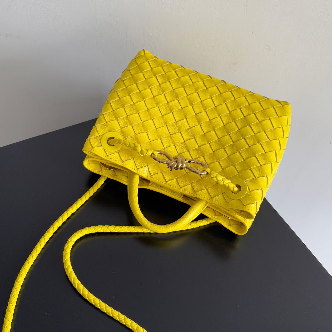 BV的新款Andiamo出货啦‼️真的实火Bottega Veneta 本季推出的新款Andiamo编