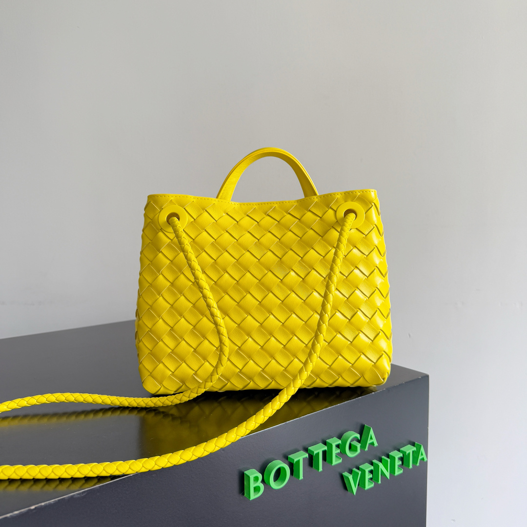 BV的新款Andiamo出货啦‼️真的实火Bottega Veneta 本季推出的新款Andiamo编